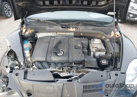 2013 Volkswagen Beetle 2.5L z USA, uszkodzony, nr VIN 3VW5P7AT2DM833219